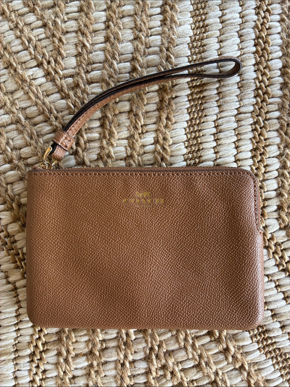 Coach wristlet in excellent condition!